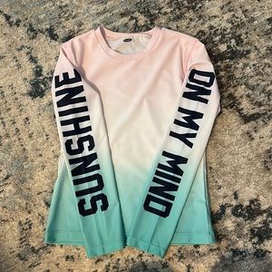 Like new! Old Navy long sleeve girls swim/beach top/rash guard. Sz M